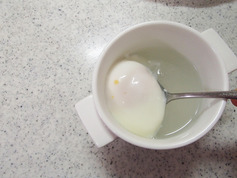 春菊のシーザーサラダ 温玉のせP5