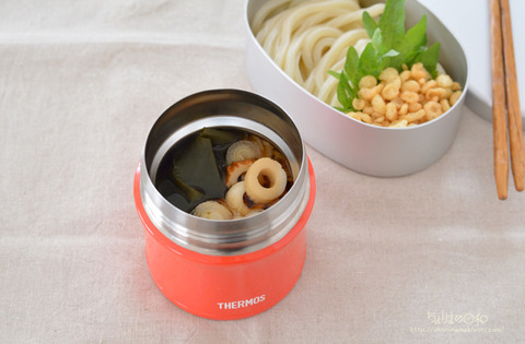 時間が調理!ちくわとわかめうどんのジャー弁当_吟だし2303-2