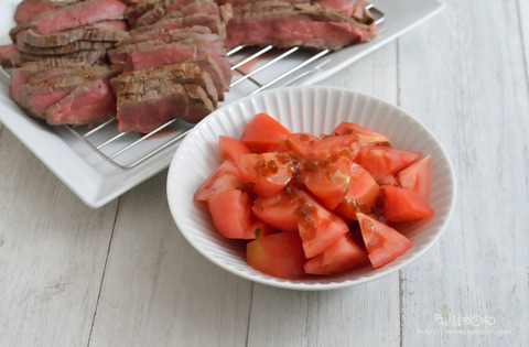 晩ごはん230506_玉ねぎドレッシングトマト