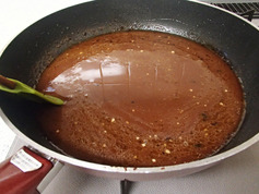 簡単デミグラスソースハンバーグP5