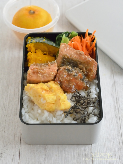 お弁当220922_鮭のごま甘酢がらめ