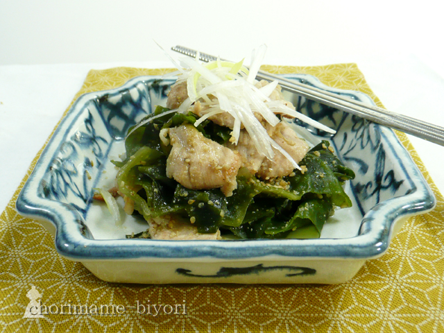 豚肉とわかめのごま塩炒め