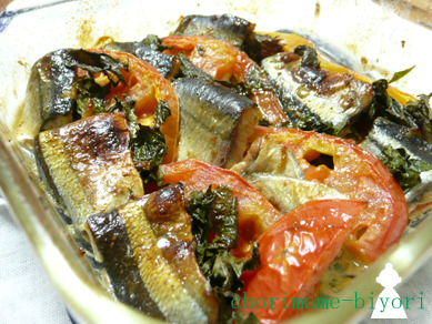 秋刀魚とトマトのごまドレオーブン
