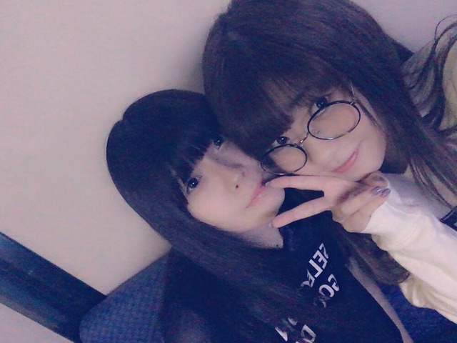 CXX4qRqUAAA94_z_orig
