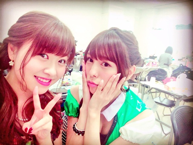 CY9rJWiUsAA9CEx_orig