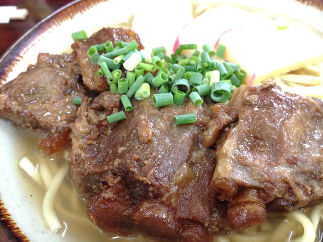 石垣島 マエザト食堂 ソーキそばならココ ちょっとソコマデ