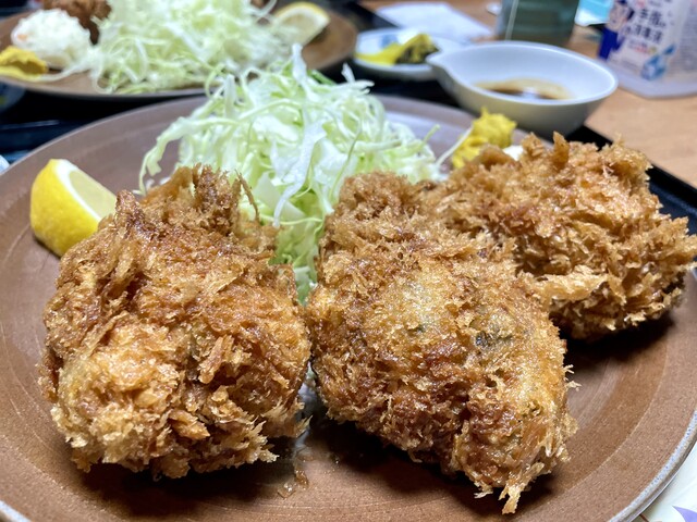 並んでも食べたい爆弾カキフライ 人形町 割烹 三友 ちょっとソコマデ