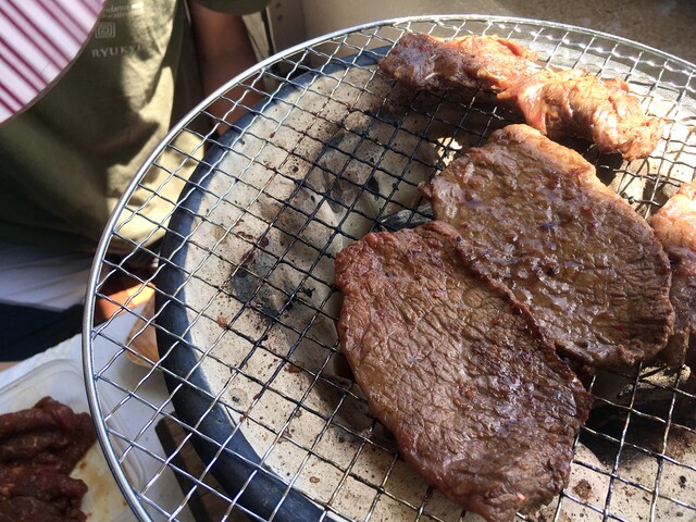 ベランダで黒七輪焼肉 ちょっとソコマデ ベランダで黒七輪焼肉 ちょっとソコマデ