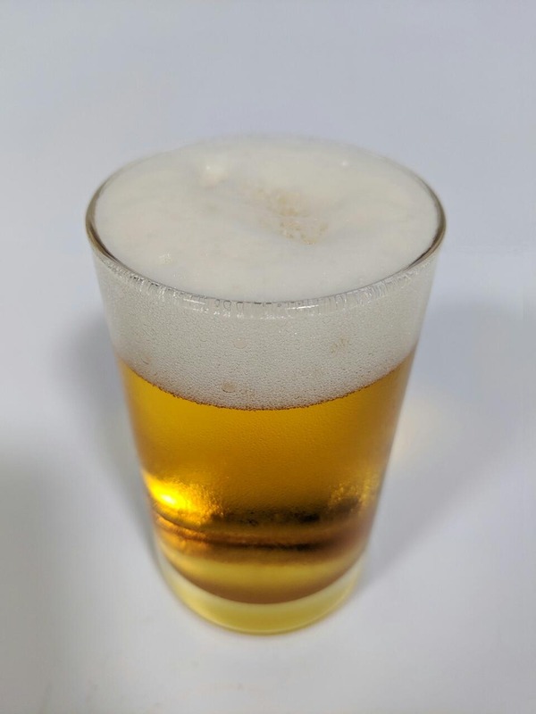 グラスに注がれた生ビール