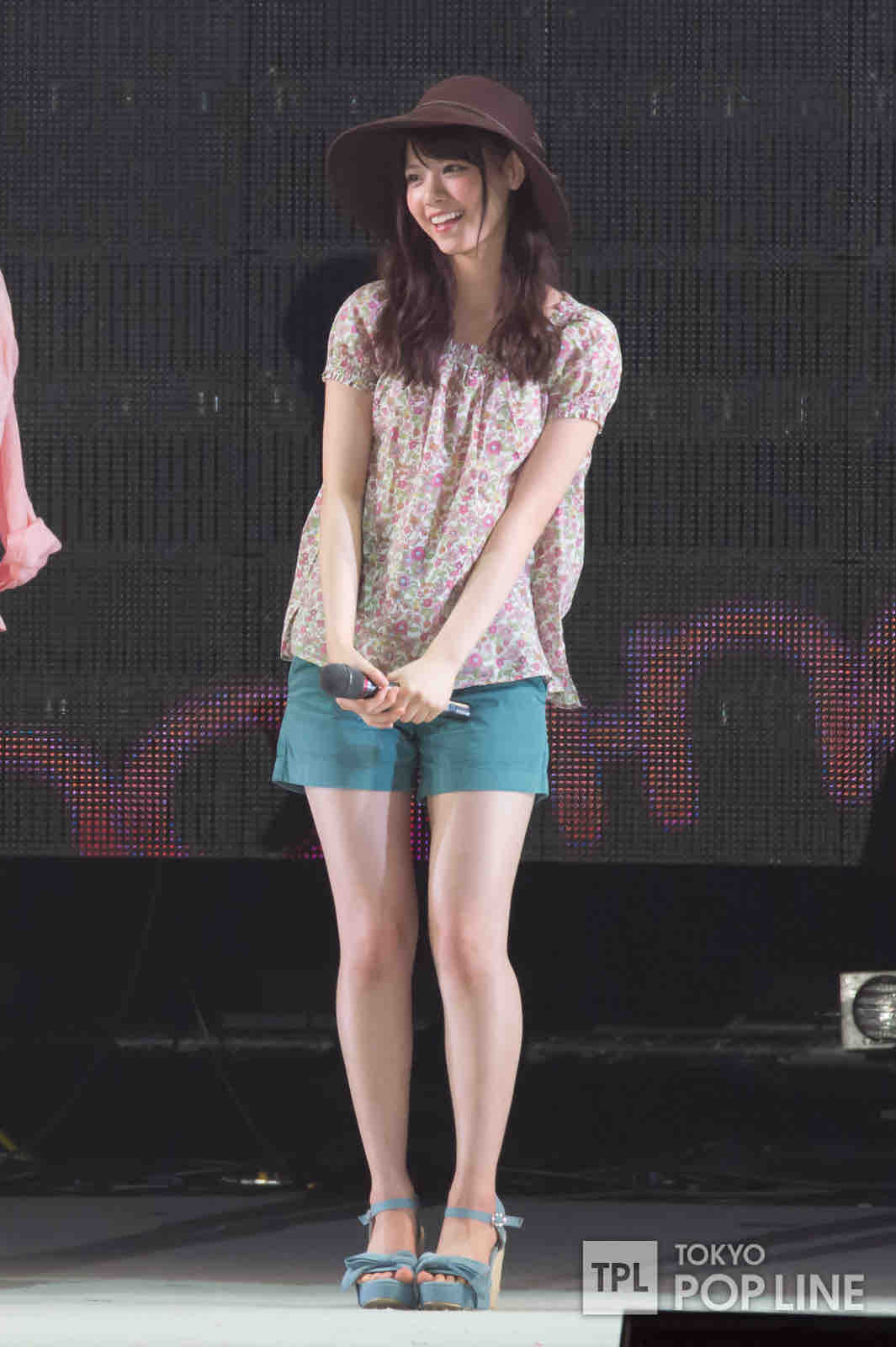 元乃木坂46 西野七瀬 脚までツルツルで綺麗 あごひげ海賊団