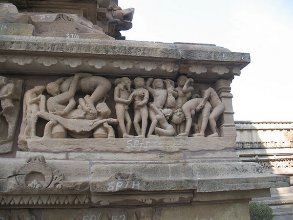 カーマスートラ寺院３(拡大表示)