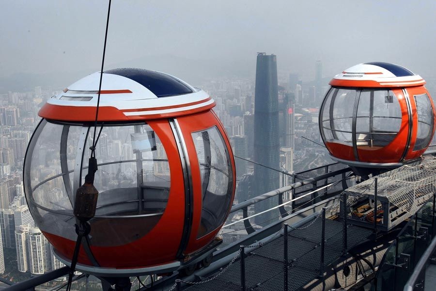 観覧者４(拡大表示)