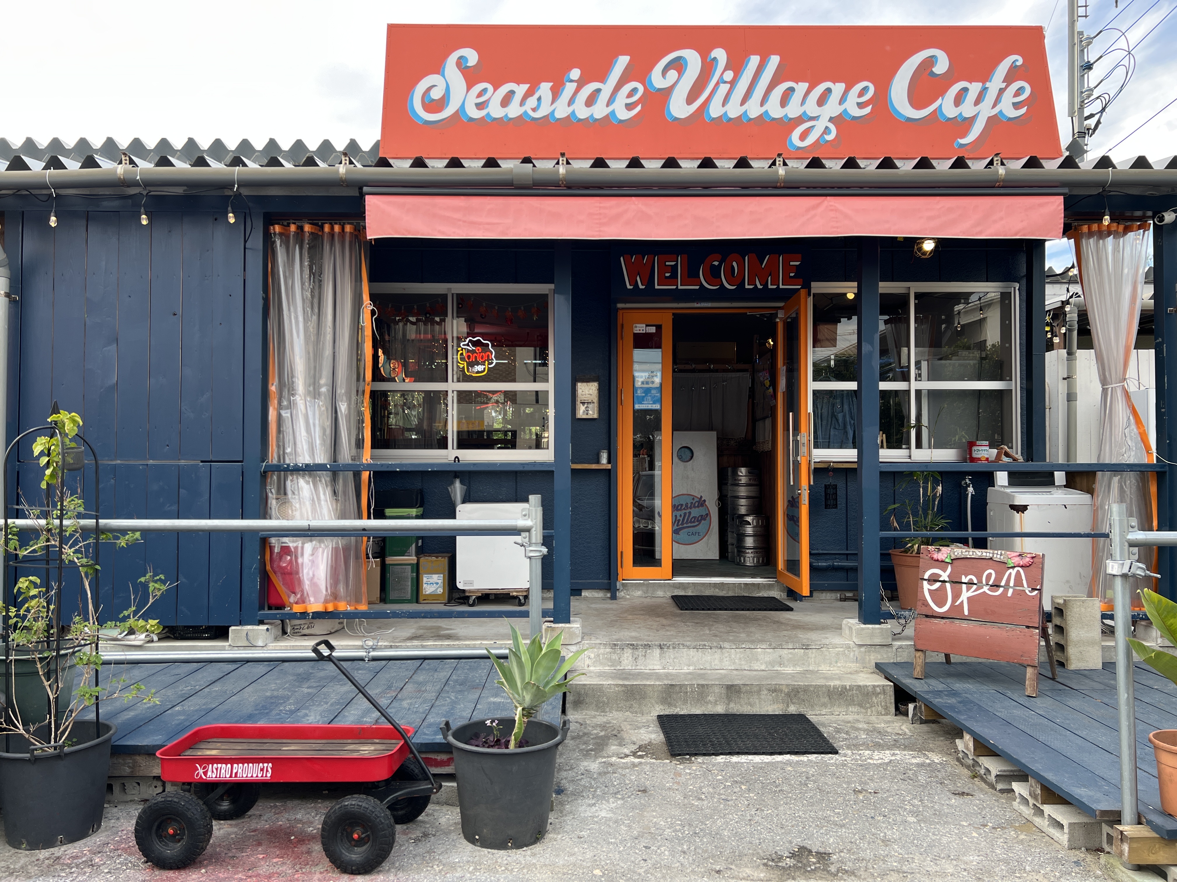北谷町北谷の シーサイドビレッジカフェ で ケイジャン シュリンプ ボウル と チキンケサディーヤ でランチ 美ら浜つーしん 沖縄県北谷町 の地域情報サイト