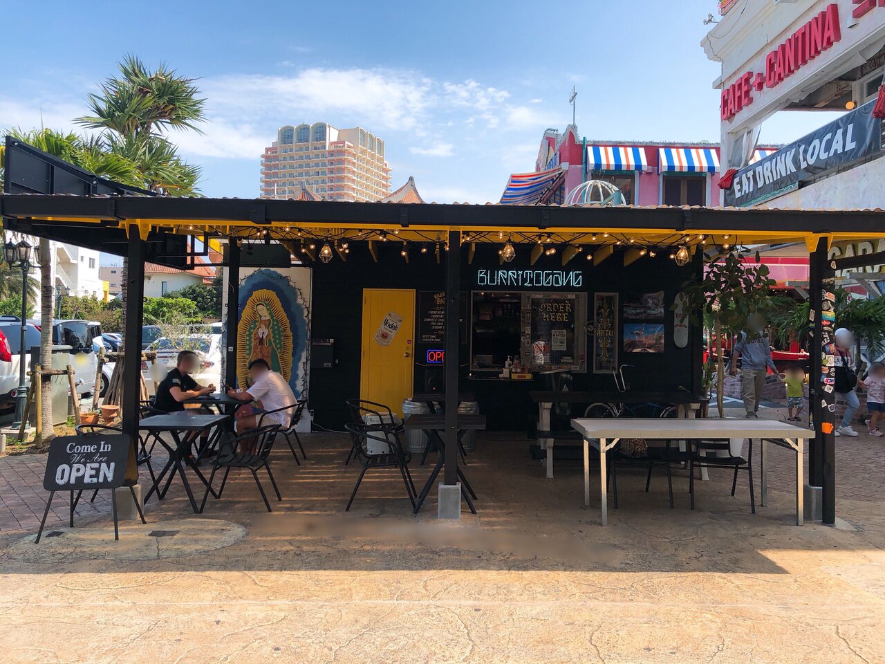 美浜アメリカンビレッジ内でブリトーが味わえる Burrito Gang さん テラス席でメキシコ気分に浸れます 美ら浜つーしん 沖縄県北谷町の地域情報サイト 美浜アメリカンビレッジ内でブリトーが味わえる Burrito Gang さん テラス席でメキシコ気分に浸れます 美ら浜つーしん 沖縄県北谷町の地域情報サイト