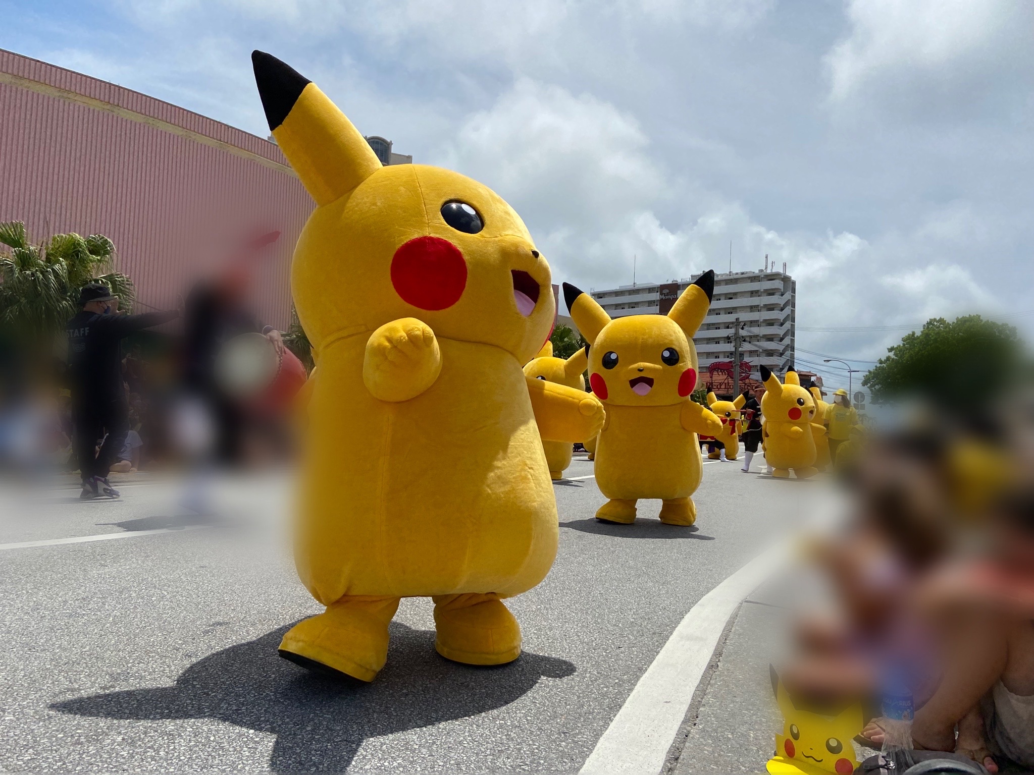 ピカチュウ大量発生チュウ ピカチュウパレードin北谷22 美ら浜つーしん 沖縄県北谷町の地域情報サイト