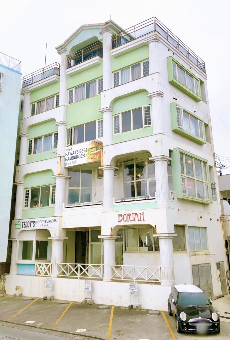 ハワイ発 沖縄初出店の Teddy S Bigger Burgers 沖縄北谷店 さんが４月１日よりプレオープン 美ら浜つーしん 沖縄 県北谷町の地域情報サイト