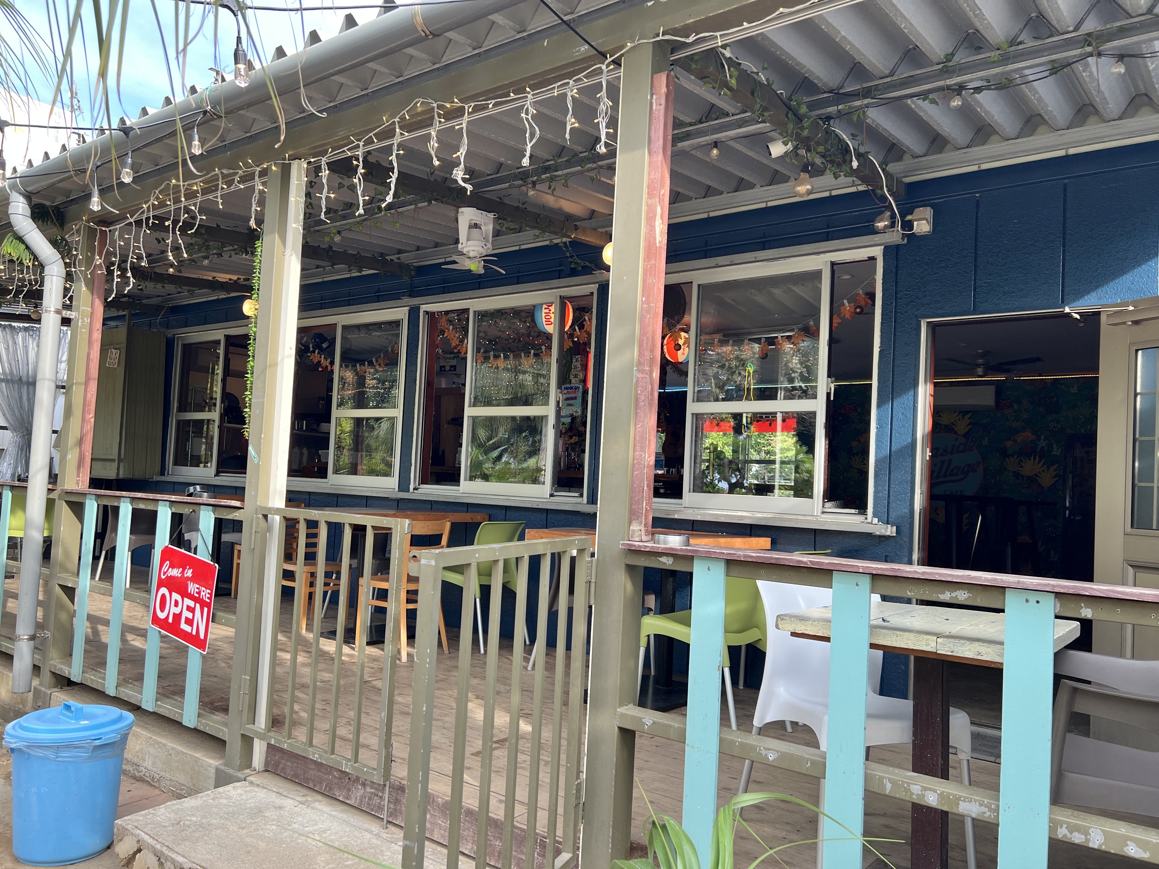 北谷町北谷の シーサイドビレッジカフェ で ケイジャン シュリンプ ボウル と チキンケサディーヤ でランチ 美ら浜つーしん 沖縄県北谷町 の地域情報サイト