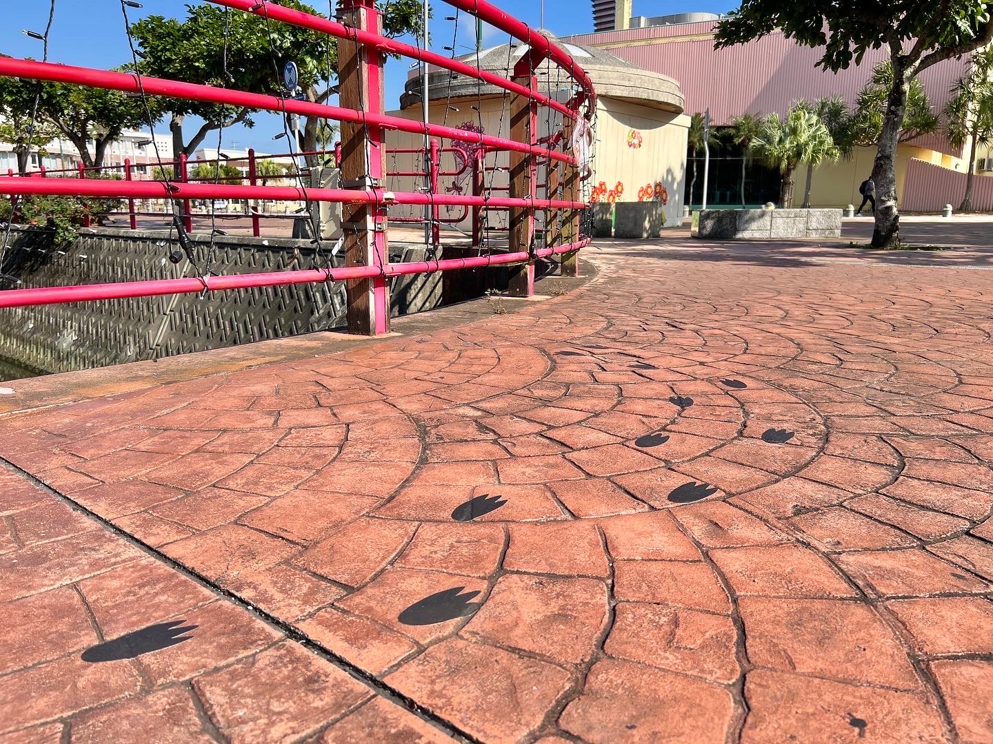 その 北谷町美浜 そらとぶピカチュウプロジェクト でアメリカンビレッジ内 Pokegenic に行ってきました 美ら浜つーしん 沖縄 県北谷町の地域情報サイト