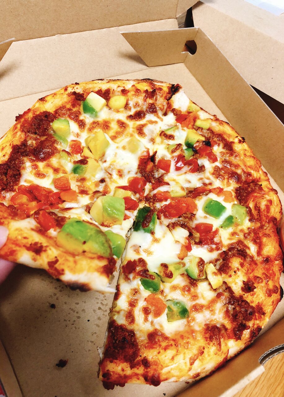 宮城海岸沿いにある Bella Napoli さんのナポリデーにピザのテイクアウト 全品1 100円になるお得な日 美ら浜つーしん 沖縄県北谷町の地域情報サイト