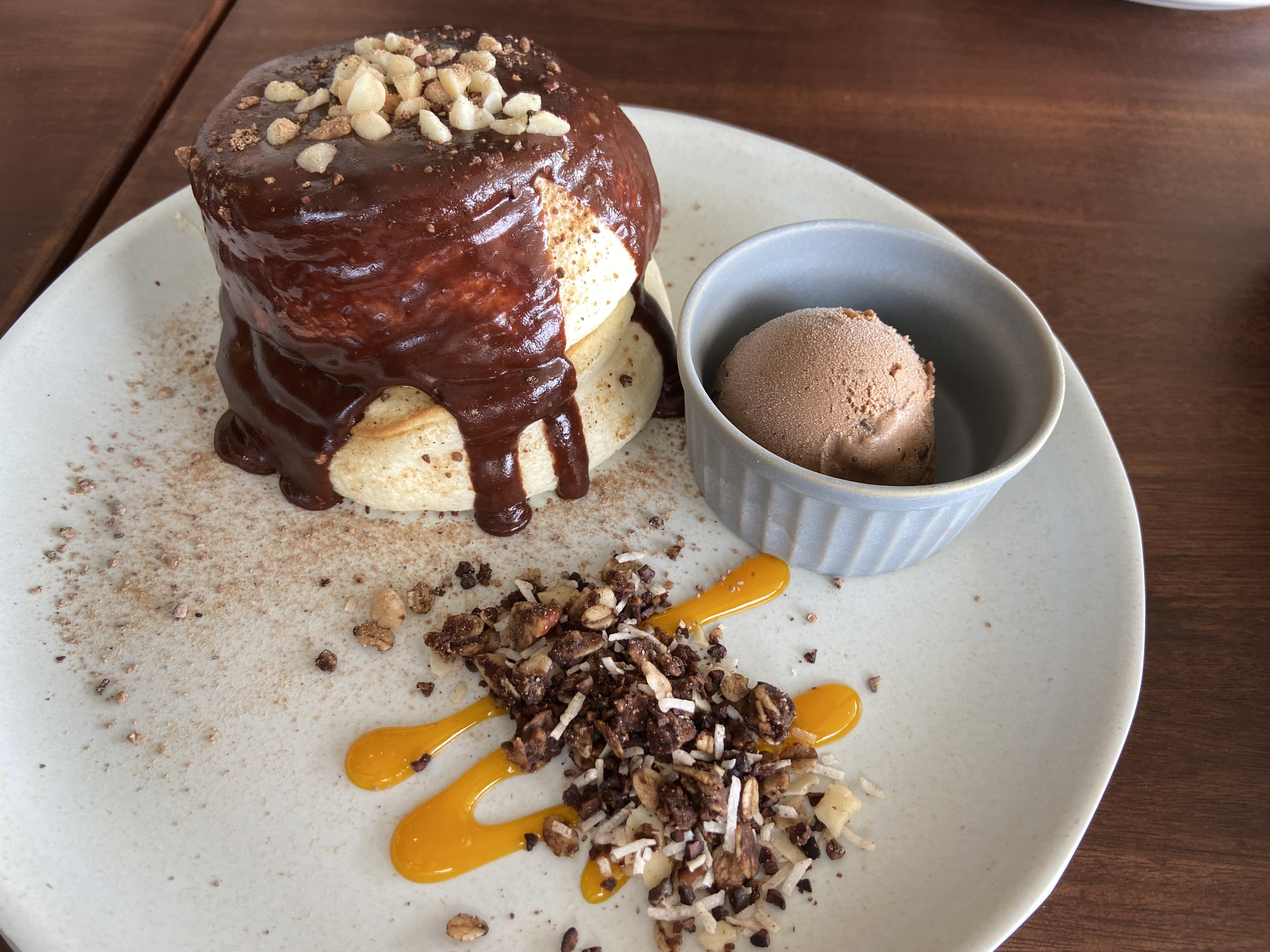 北谷町 リニューアルオープンした タイムレス チョコレート ハーバービュー で話題の チョコレートパンケーキ 食べてきました 美ら浜つーしん 沖縄県北谷町の地域情報サイト