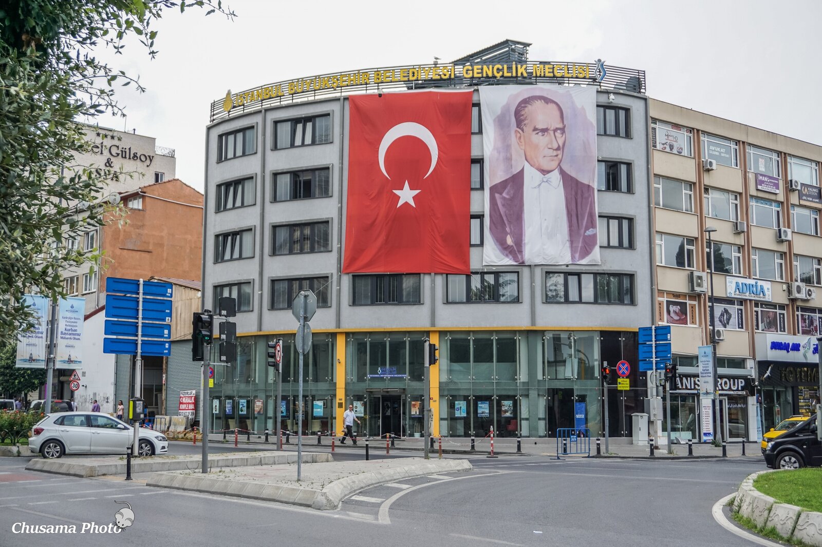 中東とカフカースの旅 イスタンブール街歩き Part 1 ゆく車 くる車