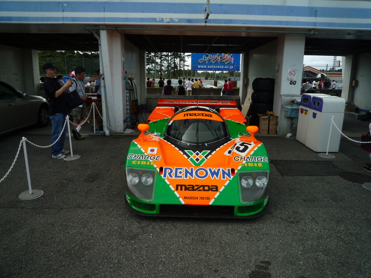 筑波サーキットに行って来た : チラシの中の人