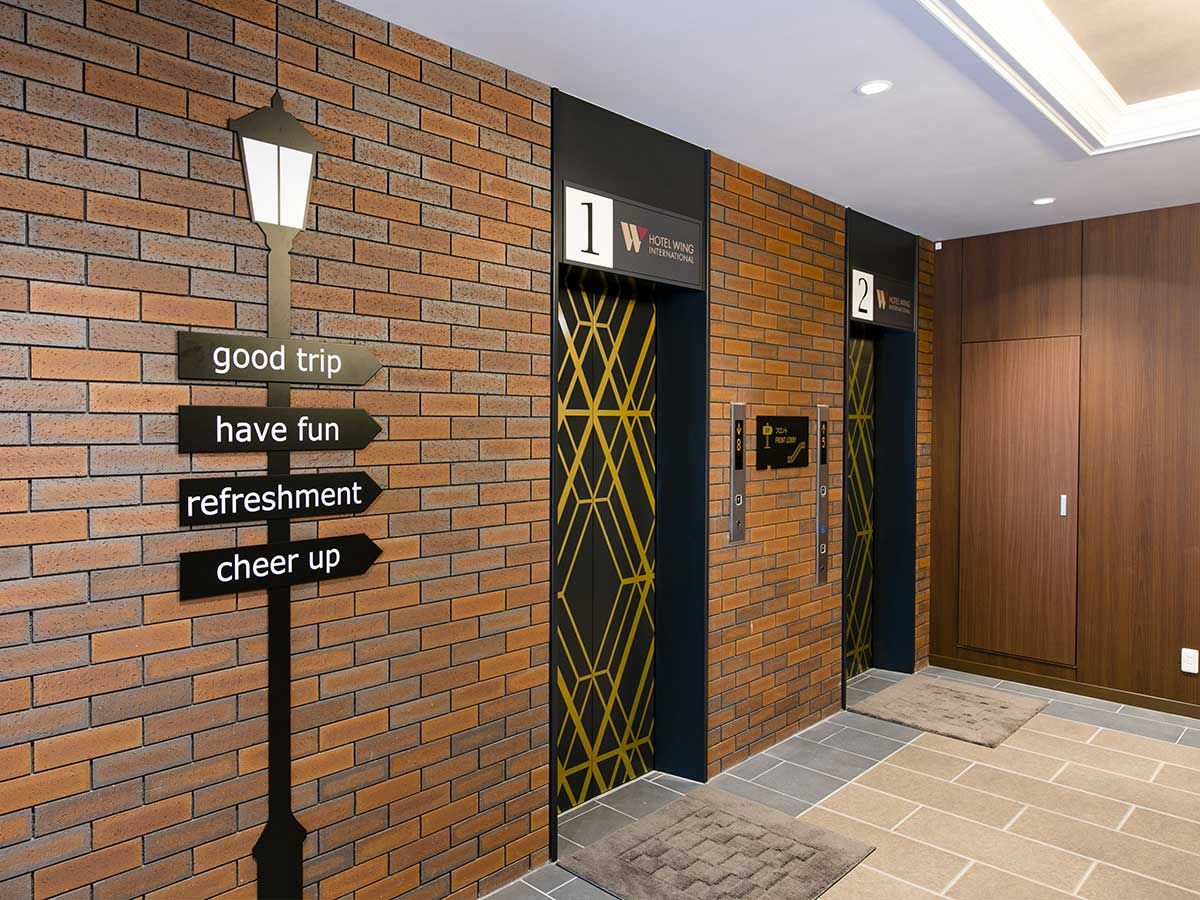 entrance02