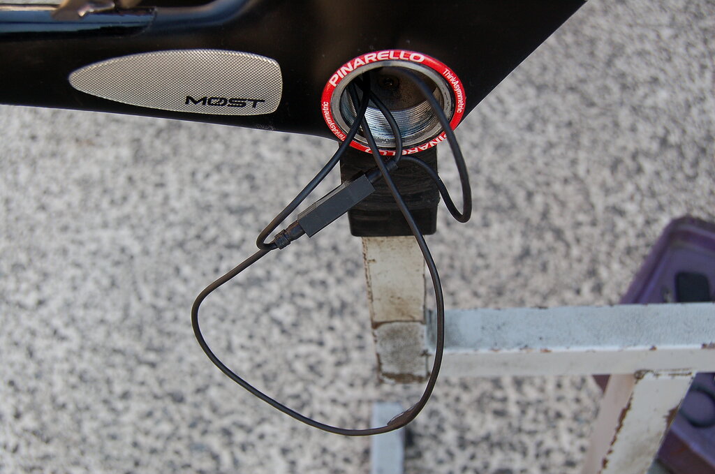 ステム➕di2ジャンクションA ペダリングモニターのマウントにDi2のJC台座を追加しました