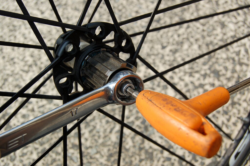 EURUS スポーク折れ 修理 : 自転車屋 中嶋