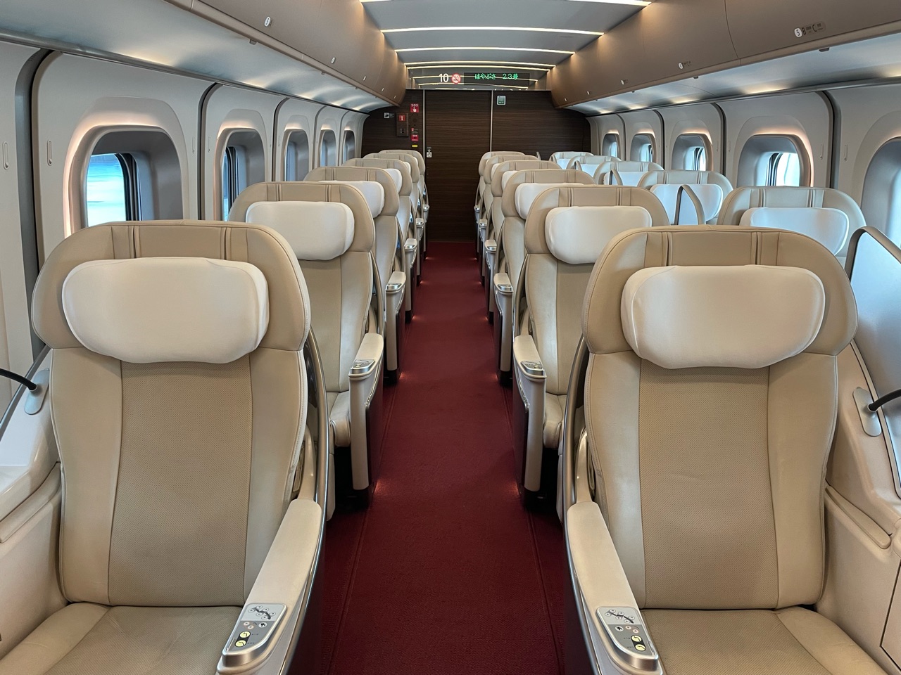 グランクラス乗車記 東京→新函館北斗 : Ciel オフィシャルブログ 月に