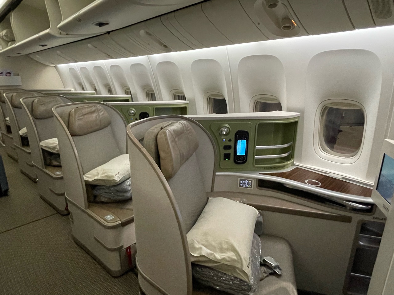 専用ページ EVA航空 ビジネスクラス アメニティ2個 搭乗記】エバー航空ビジネスクラス｜星空のロングフライトで味わう極上
