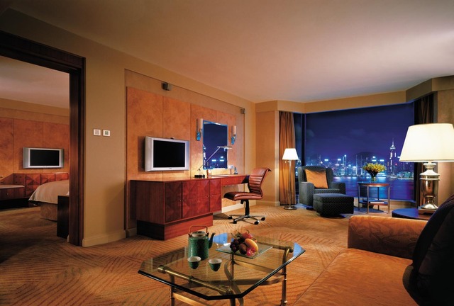 KSL-Premier-Suite-living-room