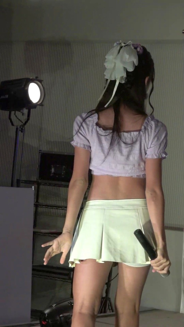 12歳小学校6年生JS6アイゲキ地下アイドル星瑠菜おへそふともも超ミニスカートパンチラ (58)