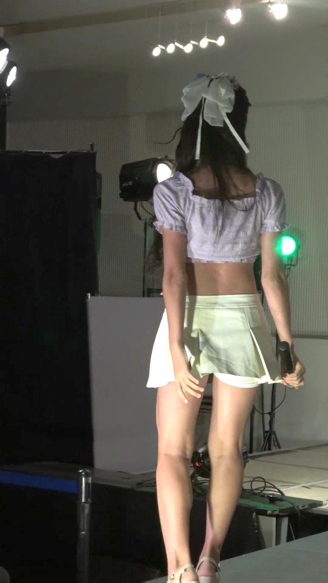 12歳小学校6年生JS6アイゲキ地下アイドル星瑠菜おへそふともも超ミニスカートパンチラ (37)