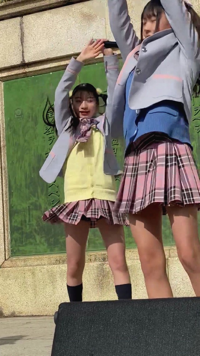 地下アイドルスプラウト学園女子高校生ＪＫ制服チェックミニスカートパンチラ (36)