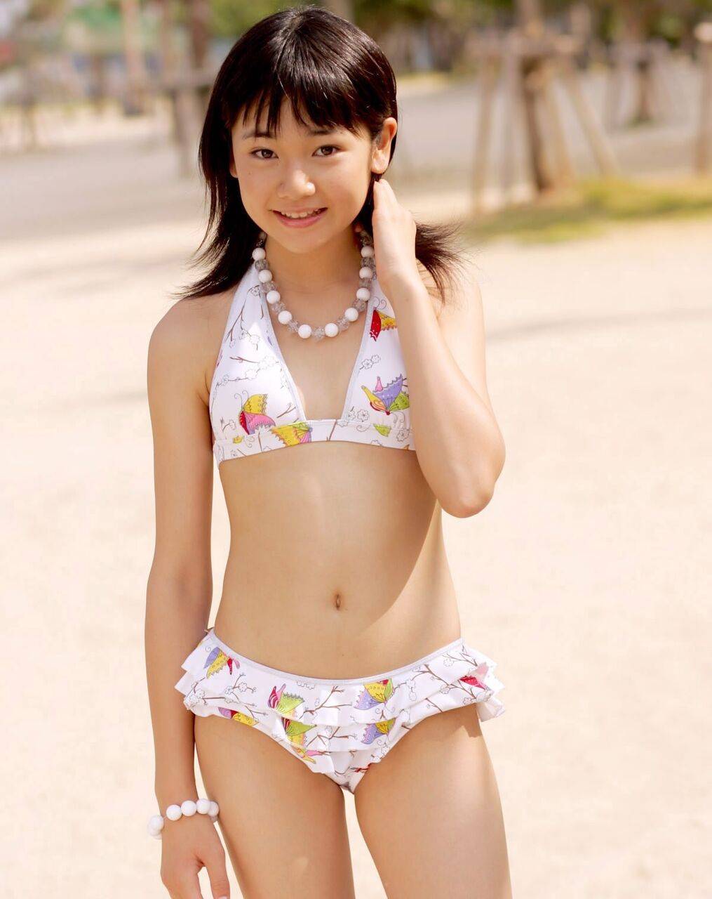 女 子 中 学 生 の 裸 女 ニ ア ア イ ド ル の ビ キ ニ 水 着 (3) 