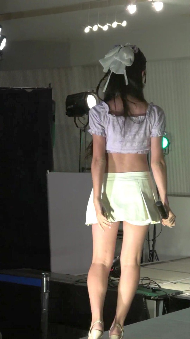 12歳小学校6年生JS6アイゲキ地下アイドル星瑠菜おへそふともも超ミニスカートパンチラ (39)