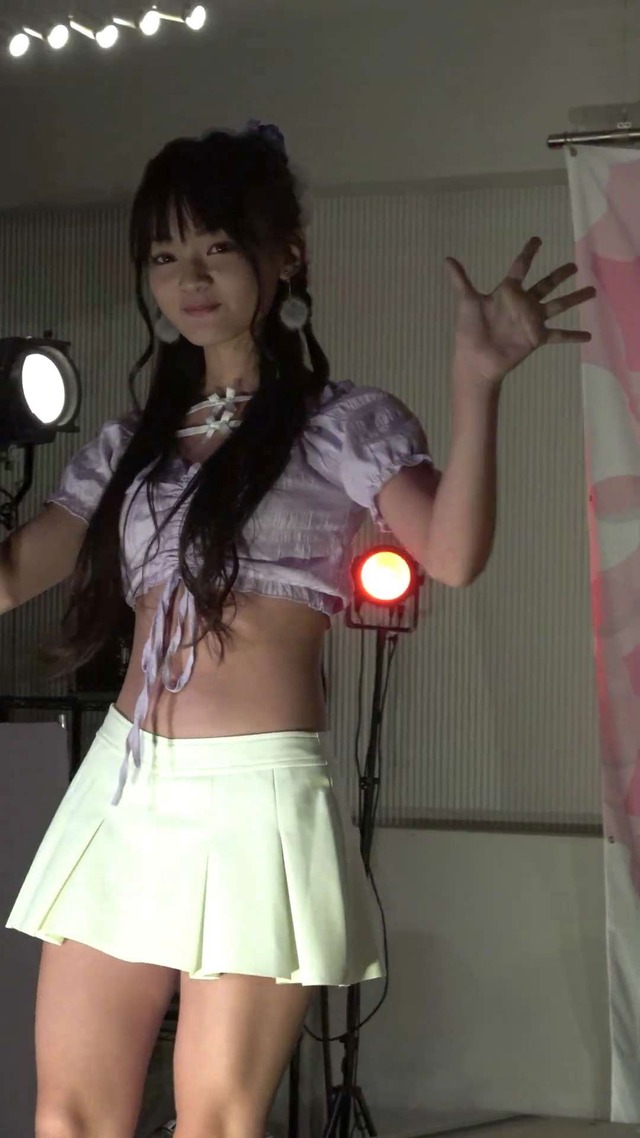 12歳小学校6年生JS6アイゲキ地下アイドル星瑠菜おへそふともも超ミニスカートパンチラ (19)