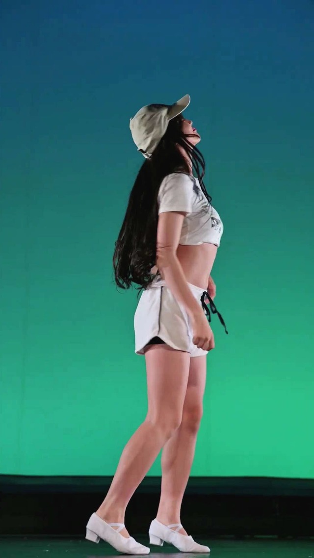 13歳中学1年生ＪＣ１アイゲキ地下アイドル星瑠菜おへそふとももパンチラ (1)