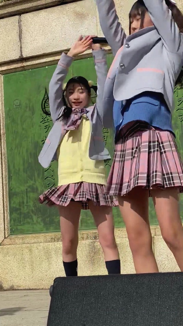 地下アイドルスプラウト学園女子高校生ＪＫ制服チェックミニスカートパンチラ (35)