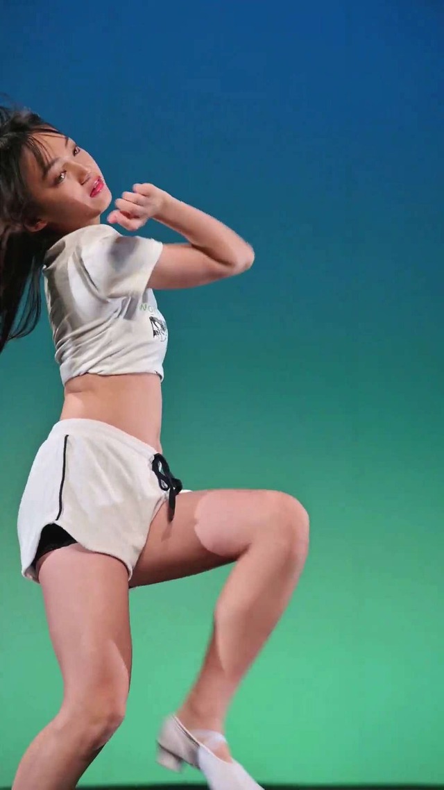 13歳中学1年生ＪＣ１アイゲキ地下アイドル星瑠菜おへそふとももパンチラ (11)