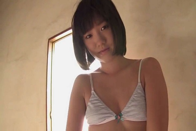 佐々木みゆう 「みゆうの課外授業4」１５歳中学３年生マイクロビキニ水着半裸セミヌード  (146)