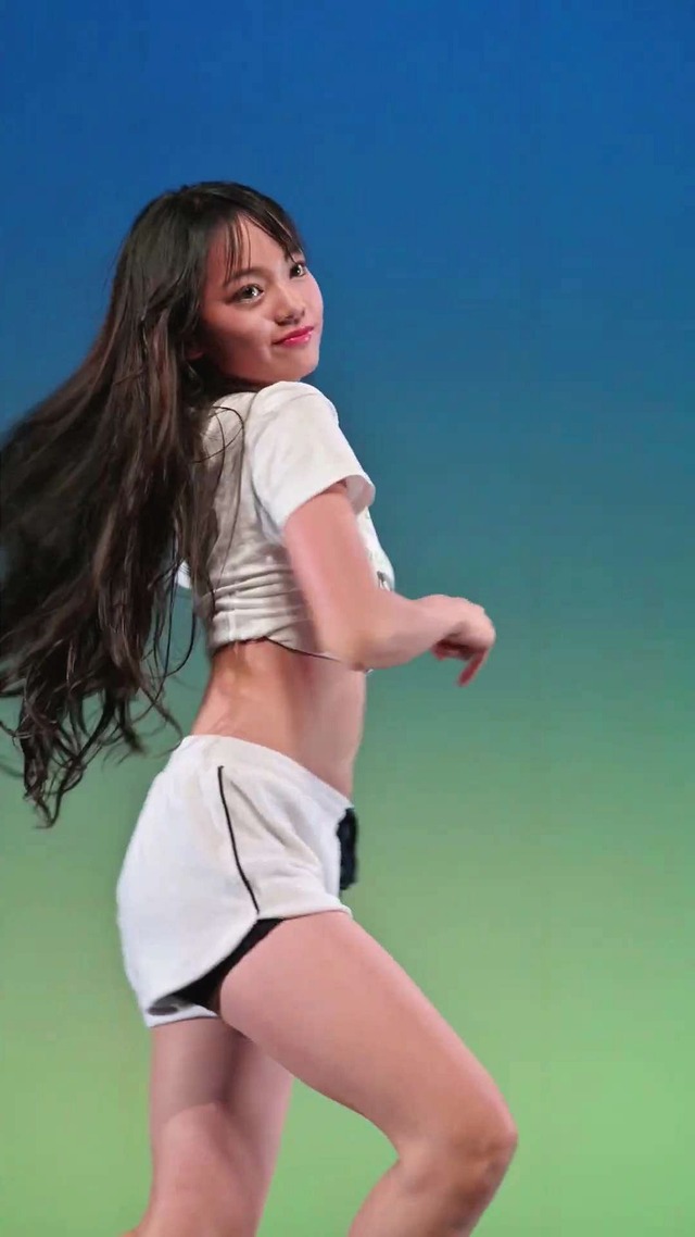 13歳中学1年生ＪＣ１アイゲキ地下アイドル星瑠菜おへそふとももパンチラ (44)