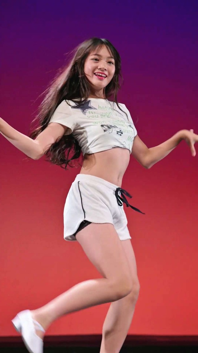 13歳中学1年生ＪＣ１アイゲキ地下アイドル星瑠菜おへそふとももパンチラ (58)