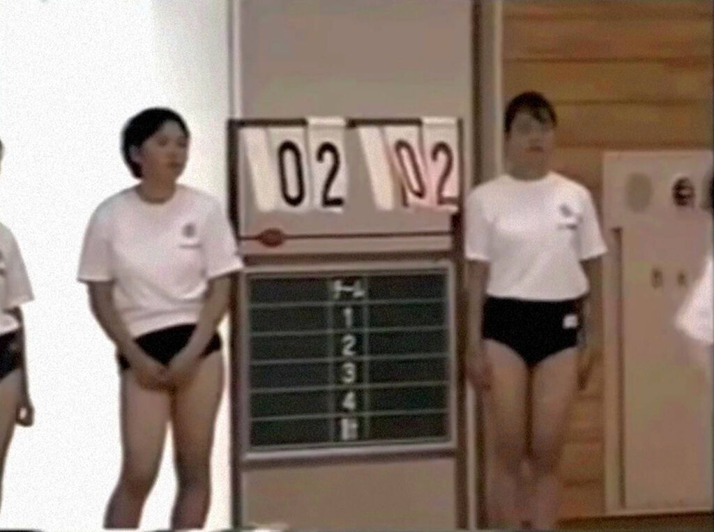 中学生昭和盗撮 1980年昭和女子中学生体育授業は白いシャツに濃紺ブルマ ...