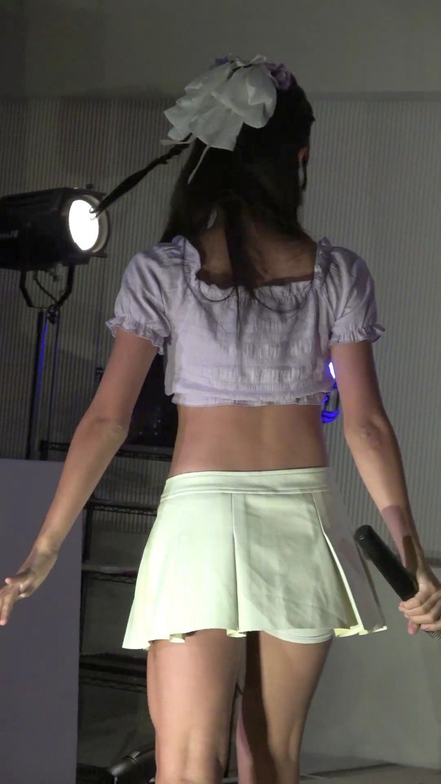 12歳小学校6年生JS6アイゲキ地下アイドル星瑠菜おへそふともも超ミニスカートパンチラ (52)