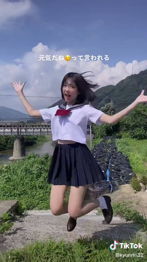 TIKTOKには全く汚れていない素人制服女子高生がいっぱい : ちょっとエッチなブログ