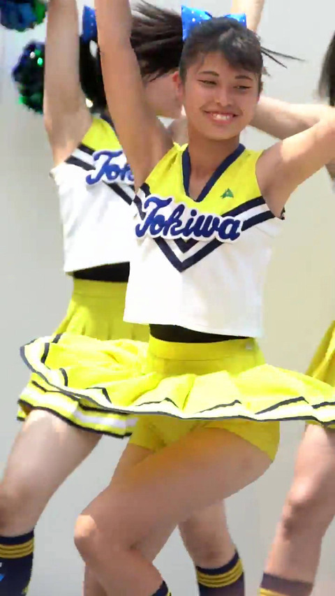 かわいい女子高生チアガール　お顔もからだ全体も楽しめて、しかもパンティー丸見え続出　弐 : ちょっとエッチなブログ