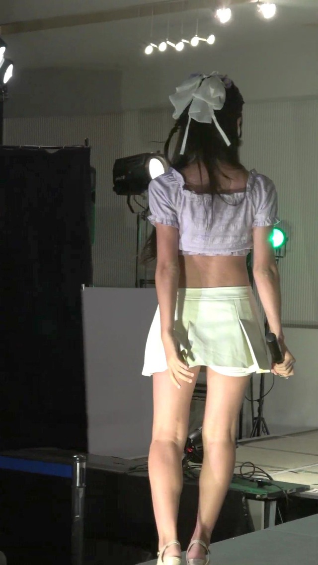 12歳小学校6年生JS6アイゲキ地下アイドル星瑠菜おへそふともも超ミニスカートパンチラ (38)