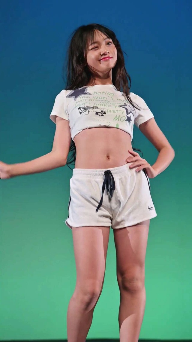 13歳中学1年生ＪＣ１アイゲキ地下アイドル星瑠菜おへそふとももパンチラ (9)